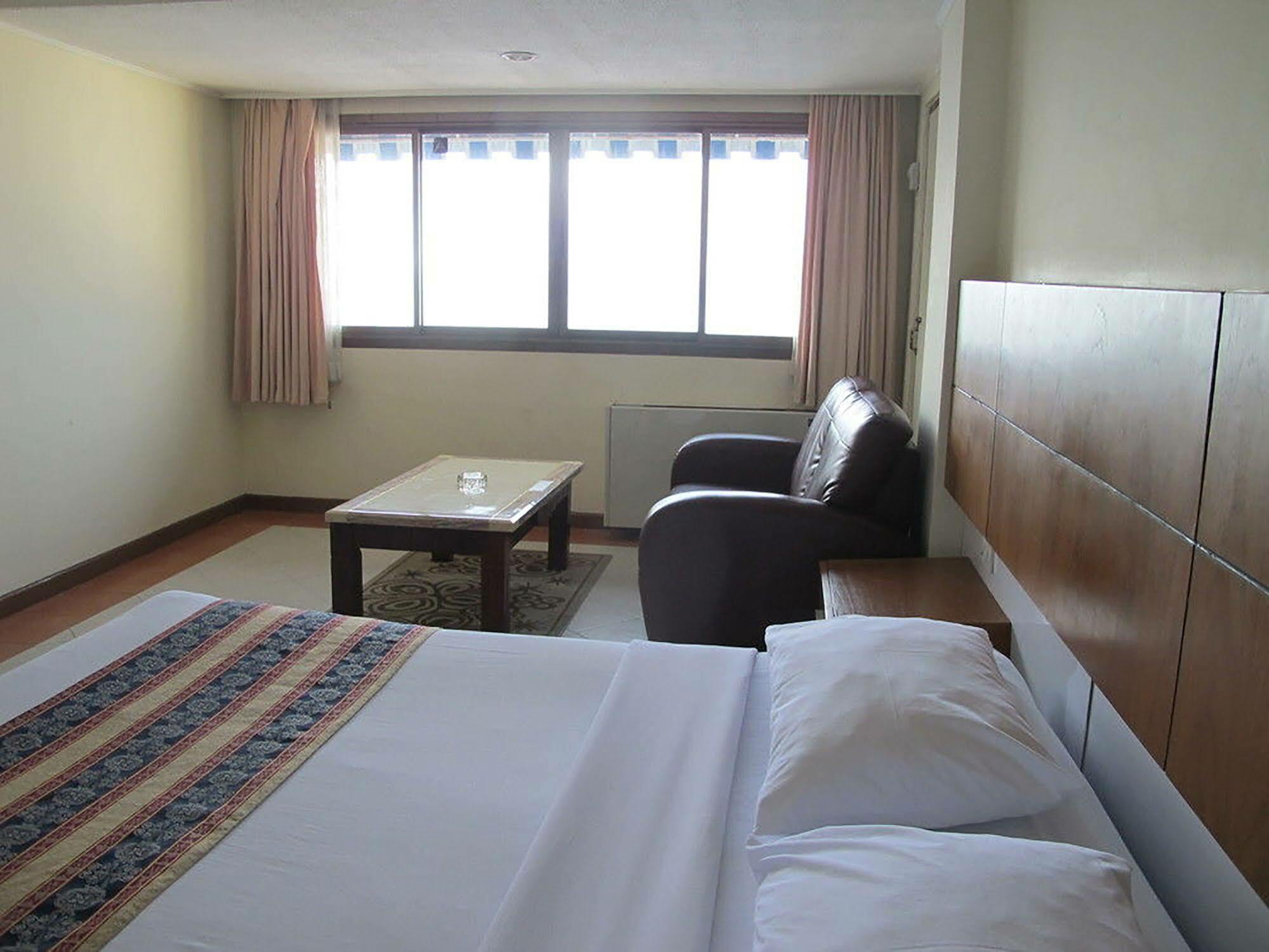 Diamond Beach Hotel 파타야 외부 사진